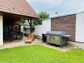 U nás na chalupě, Borovany